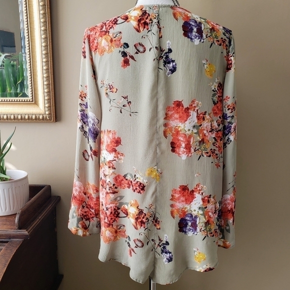 Tolani Green Silk Floral Tie Neck Bell Sleeve Tunic Top Size Large - Picture 7 of 11